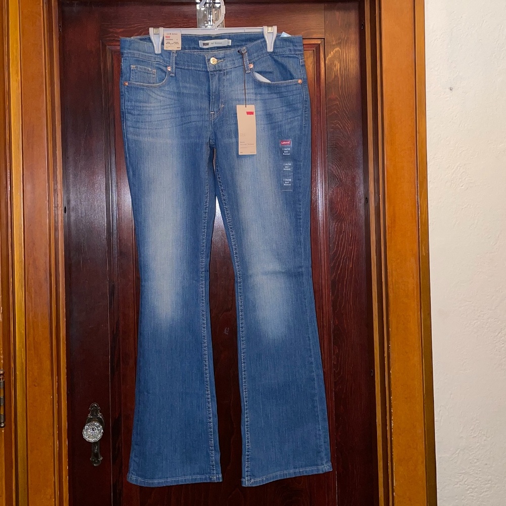 Levi’s 524 Bootcut Jeans. Size 11M/30